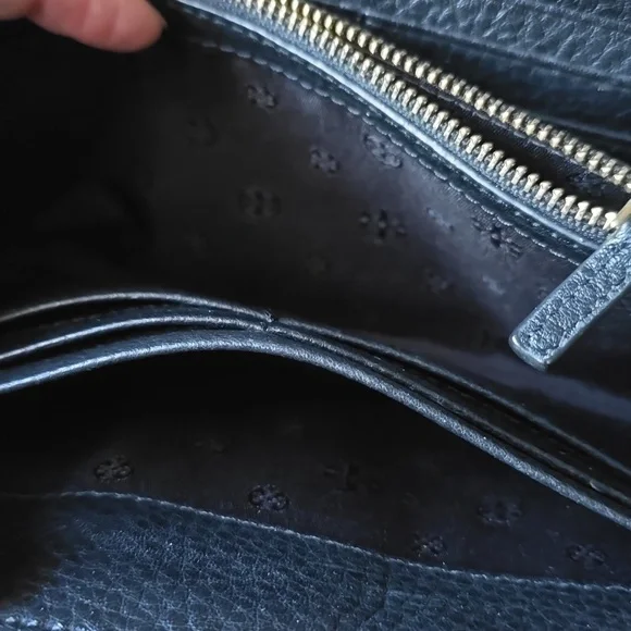 Tory Burch Women's 141004 Pebbled Leather Britten Zip Continental Wallet (Black) - Picture 8 of 11